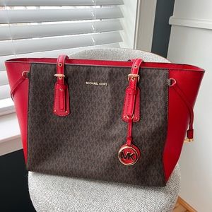 Like New! Michael Kors crimson and brown signature tote.